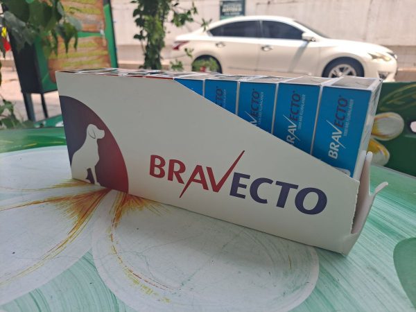 Упаковка 10 таблеток бравекто-bravecto от паразитов и клещей для собак весом 20-40 кг. 1000 мг