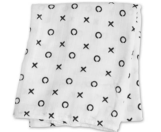 LULUJO Bamboo Muslin Swaddle - Hugs & Kisses